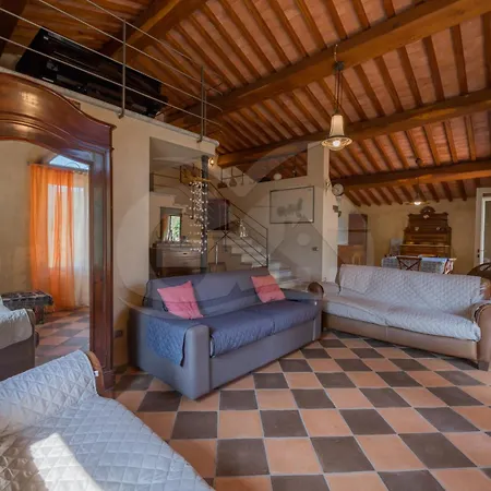 Ivana A Reale Villa Porto Azzurro